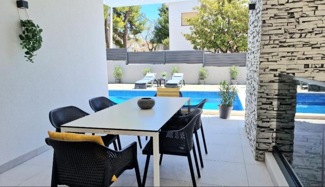 Villa Ema Kastela With Private Heated Pool Exteriör bild