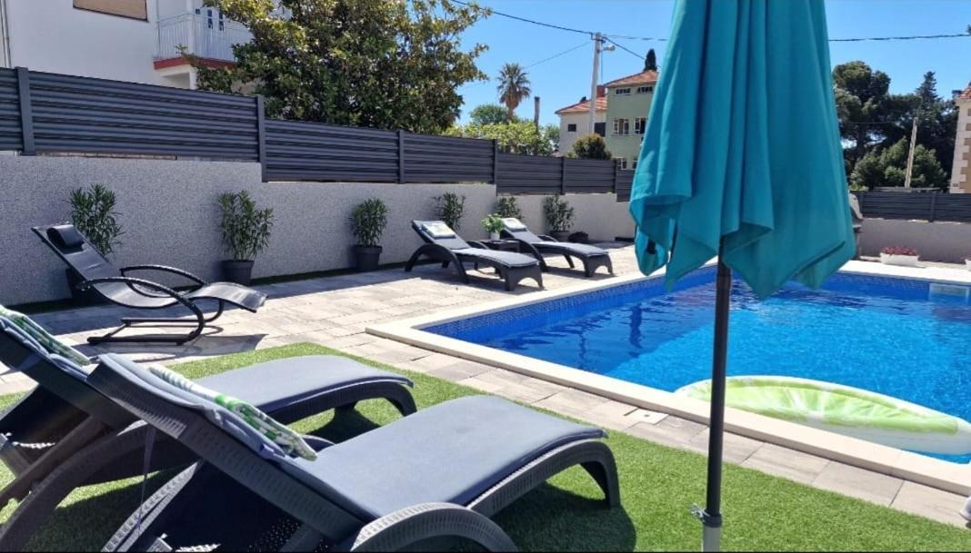 Villa Ema Kastela With Private Heated Pool Exteriör bild