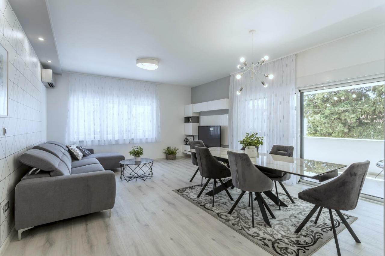 Villa Ema Kastela With Private Heated Pool Exteriör bild