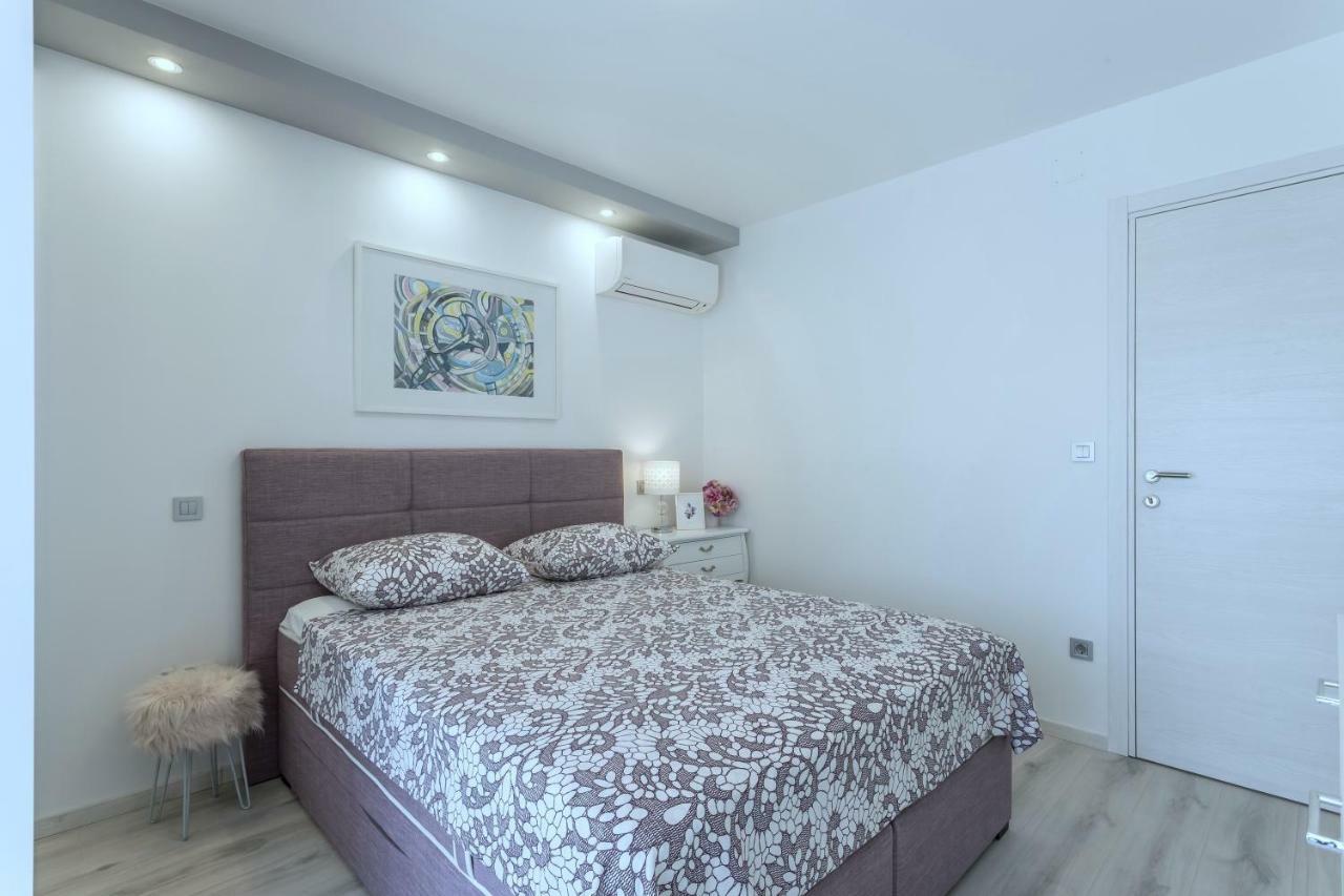 Villa Ema Kastela With Private Heated Pool Exteriör bild