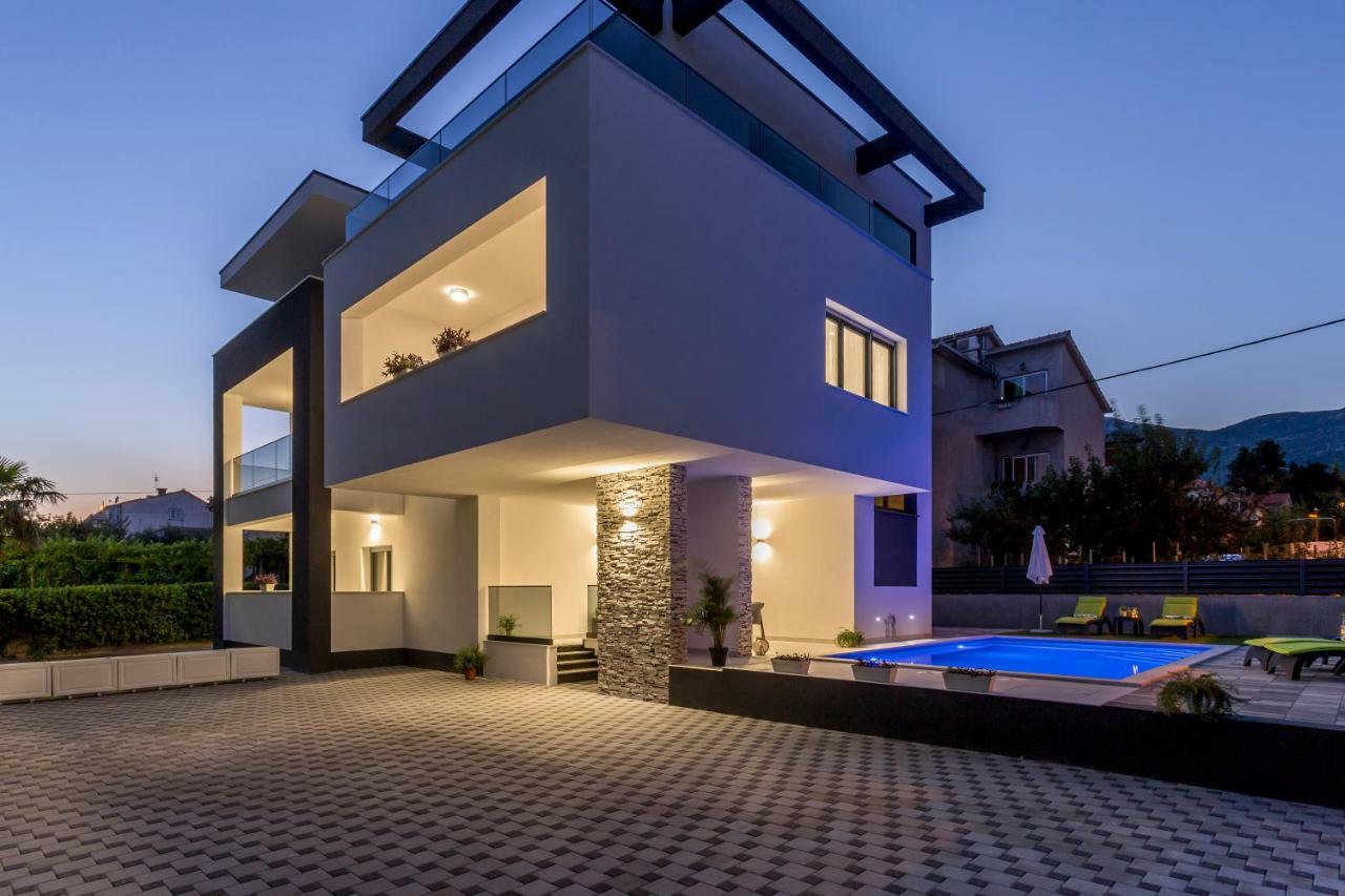 Villa Ema Kastela With Private Heated Pool Exteriör bild